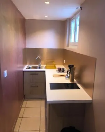 Privatunterkunft Et Dans Maison Avec Piscine
